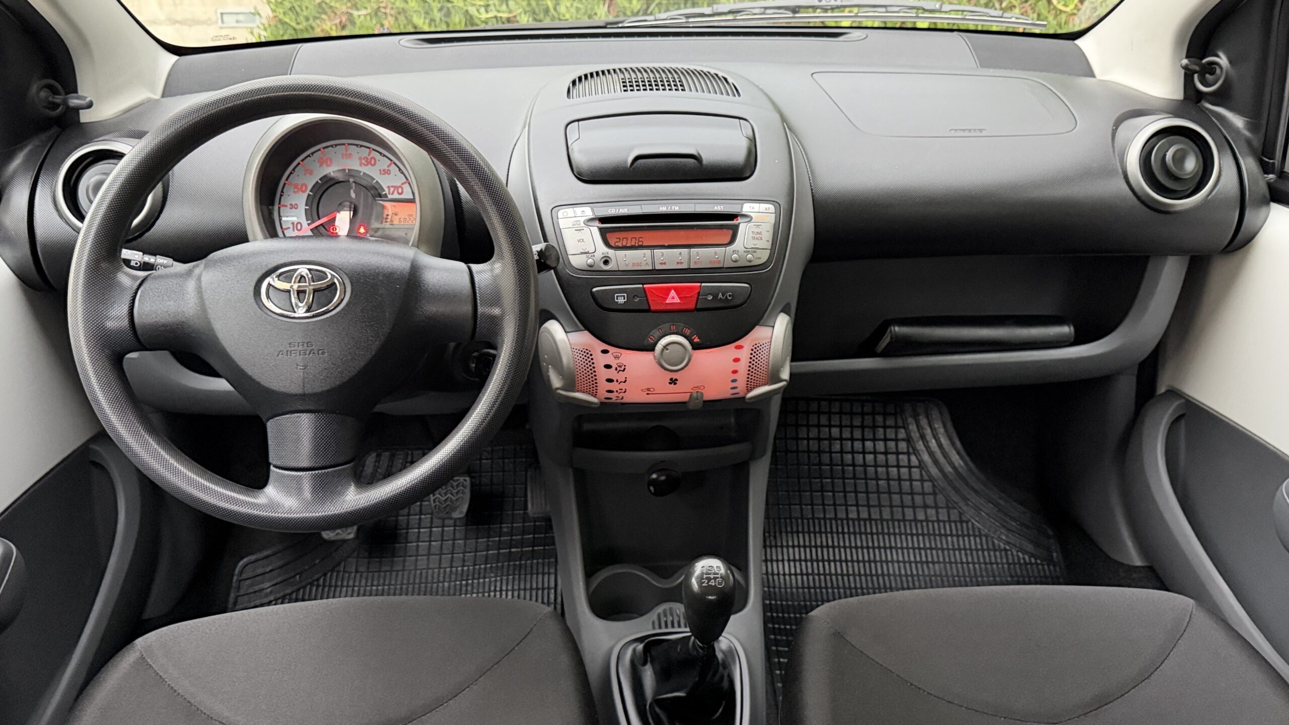 
								 Toyota Aygo 1.0 12 V VVT (Euro 5)5 porte Connect Km 68000. completo									