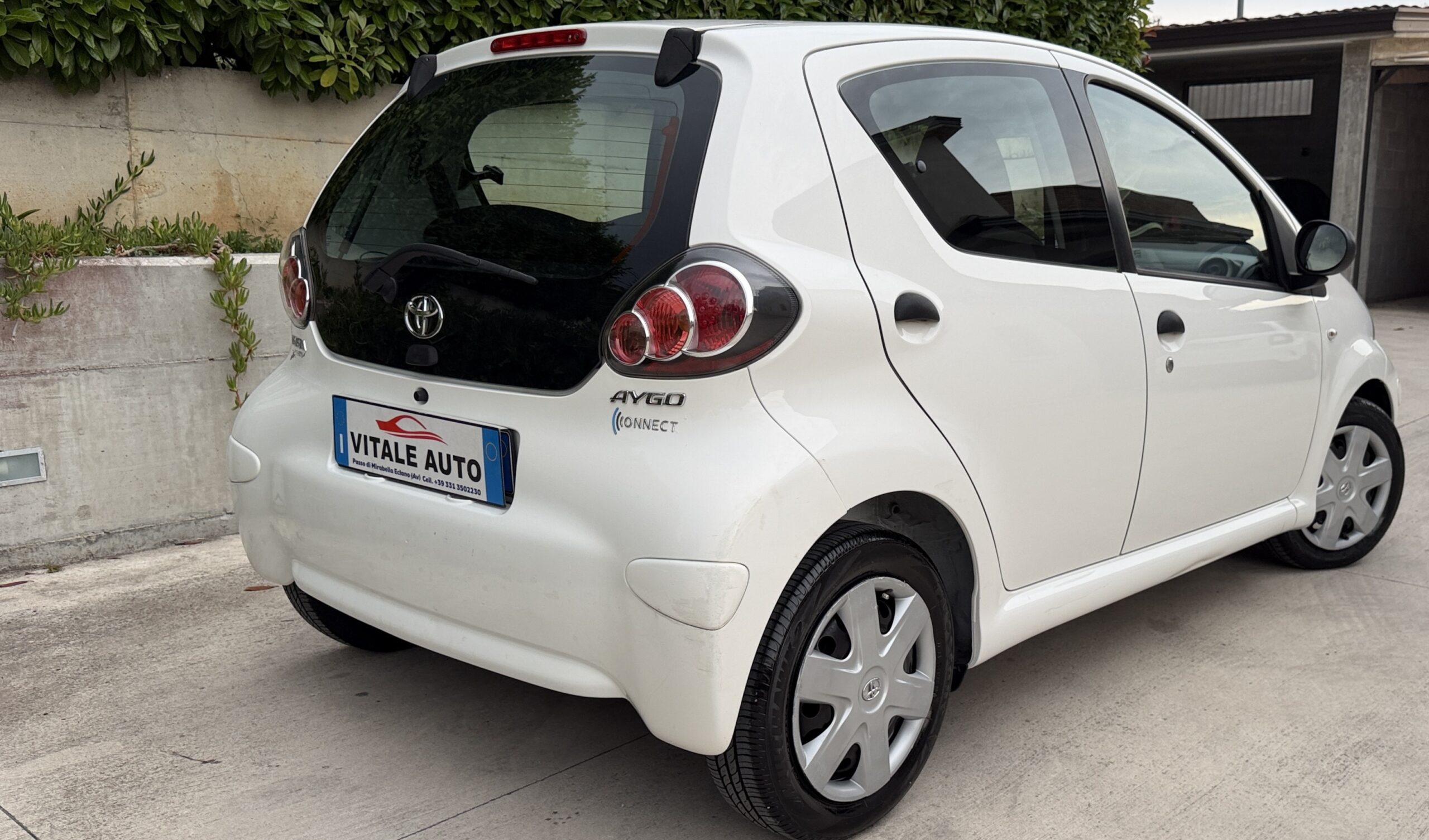 
								 Toyota Aygo 1.0 12 V VVT (Euro 5)5 porte Connect Km 68000. completo									