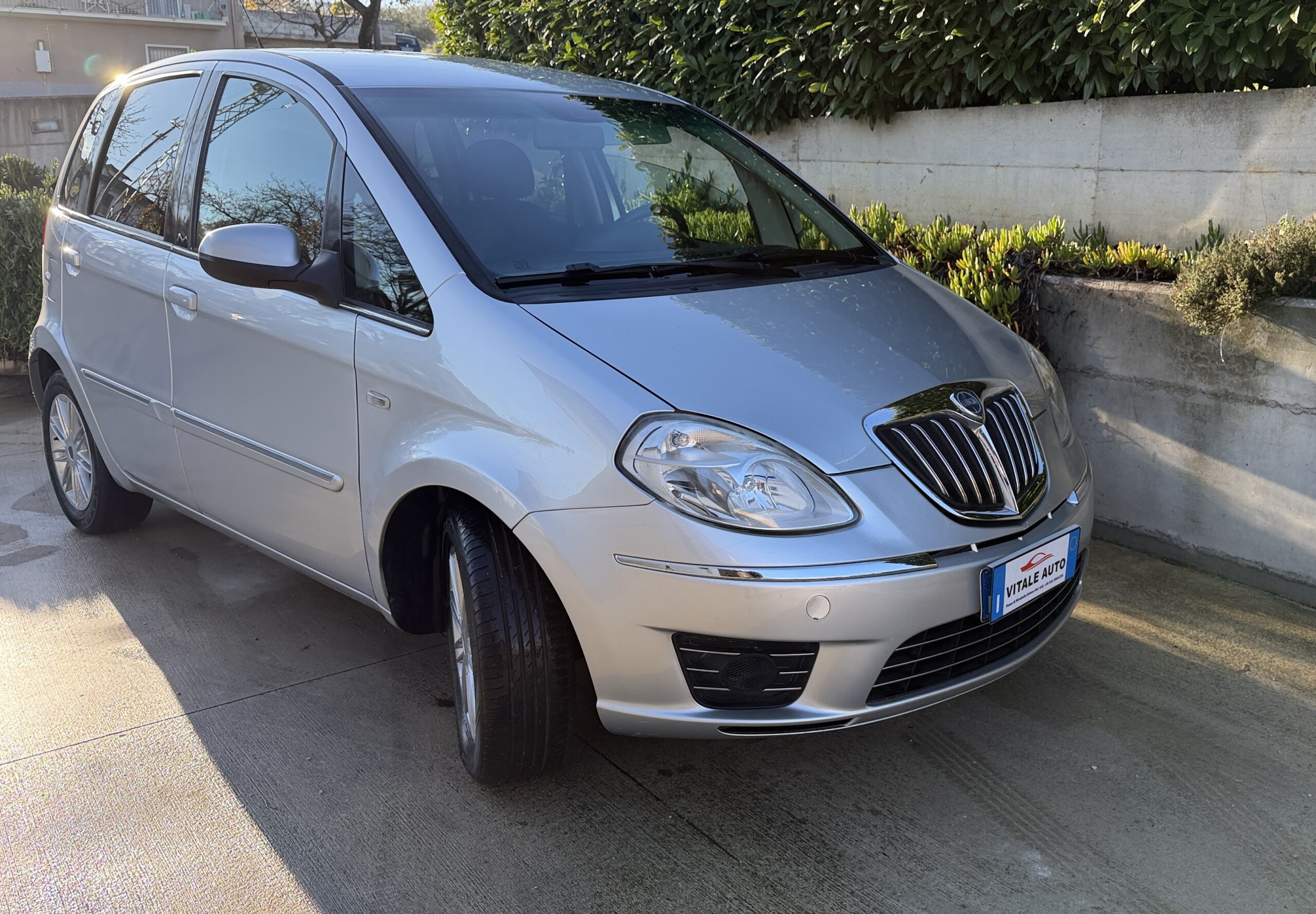 Lancia musa 1.3 MJT 90 CV Oro plus adatta neopatentati