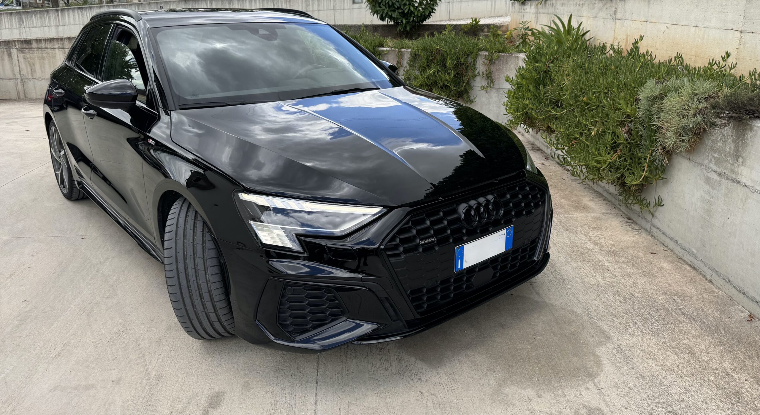 
								Audi A3 Sportback 40 2.0 TDI Quattro con cambio S Tronic da 200 CV completo									