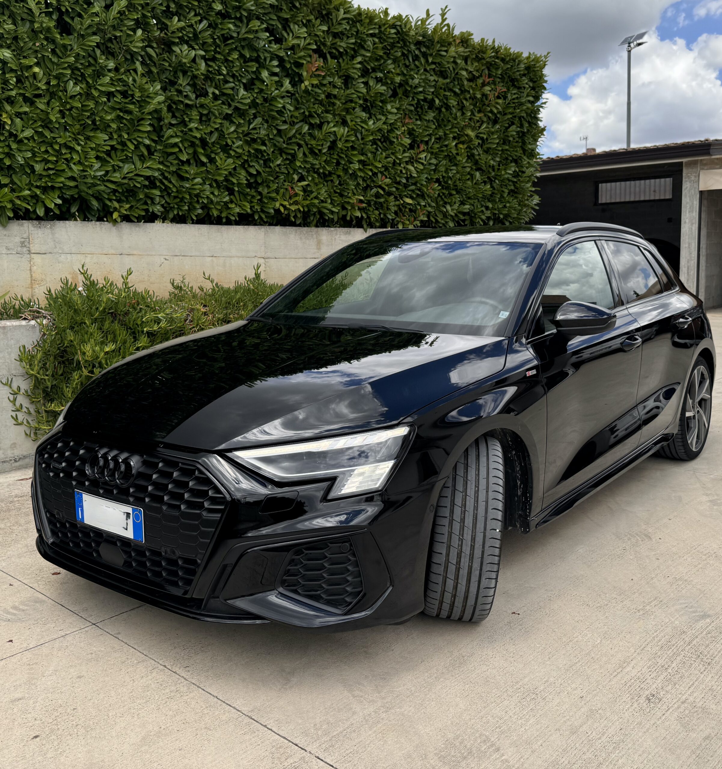 
								Audi A3 Sportback 40 2.0 TDI Quattro con cambio S Tronic da 200 CV completo									