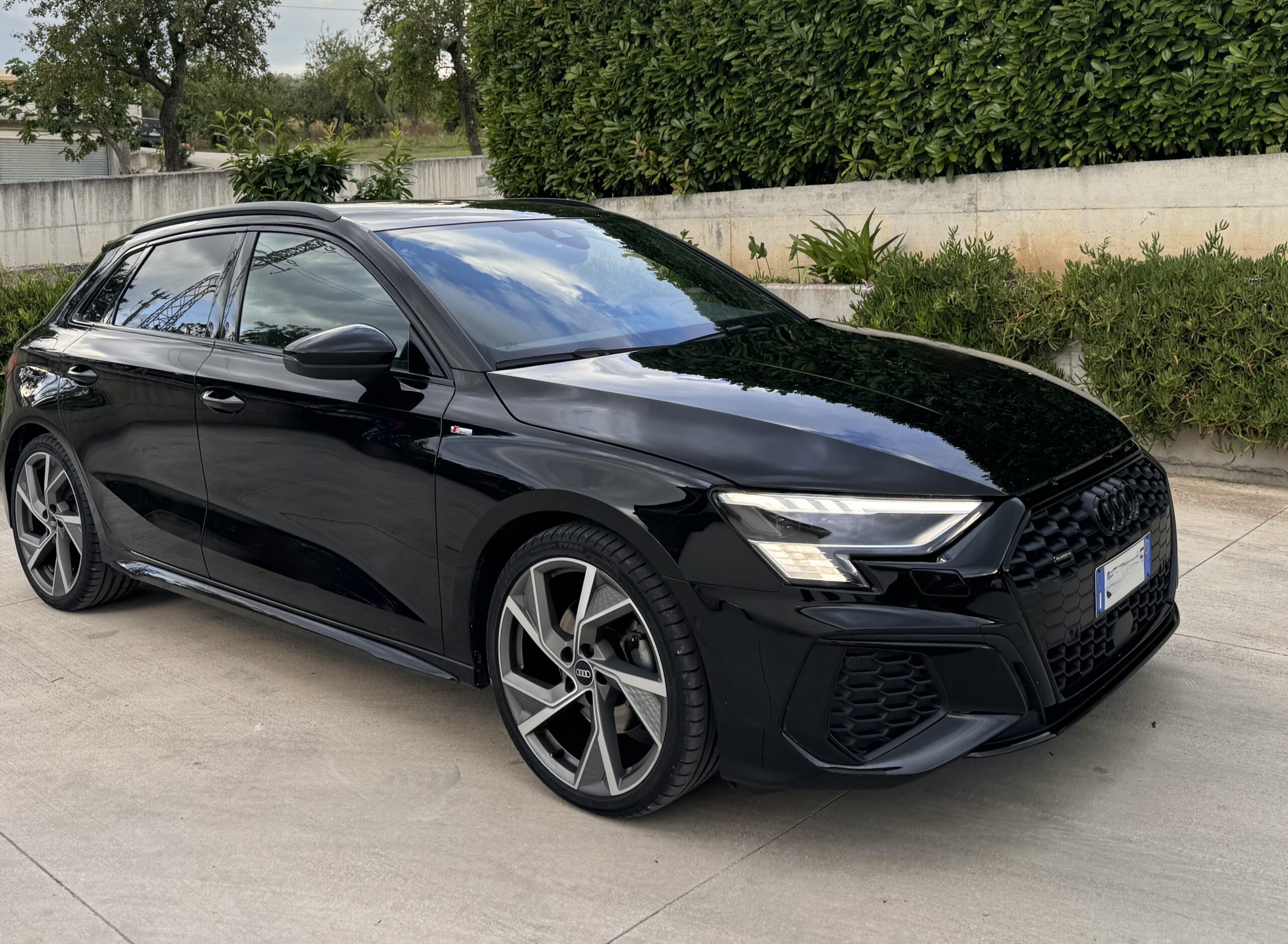 
								Audi A3 Sportback 40 2.0 TDI Quattro con cambio S Tronic da 200 CV completo									