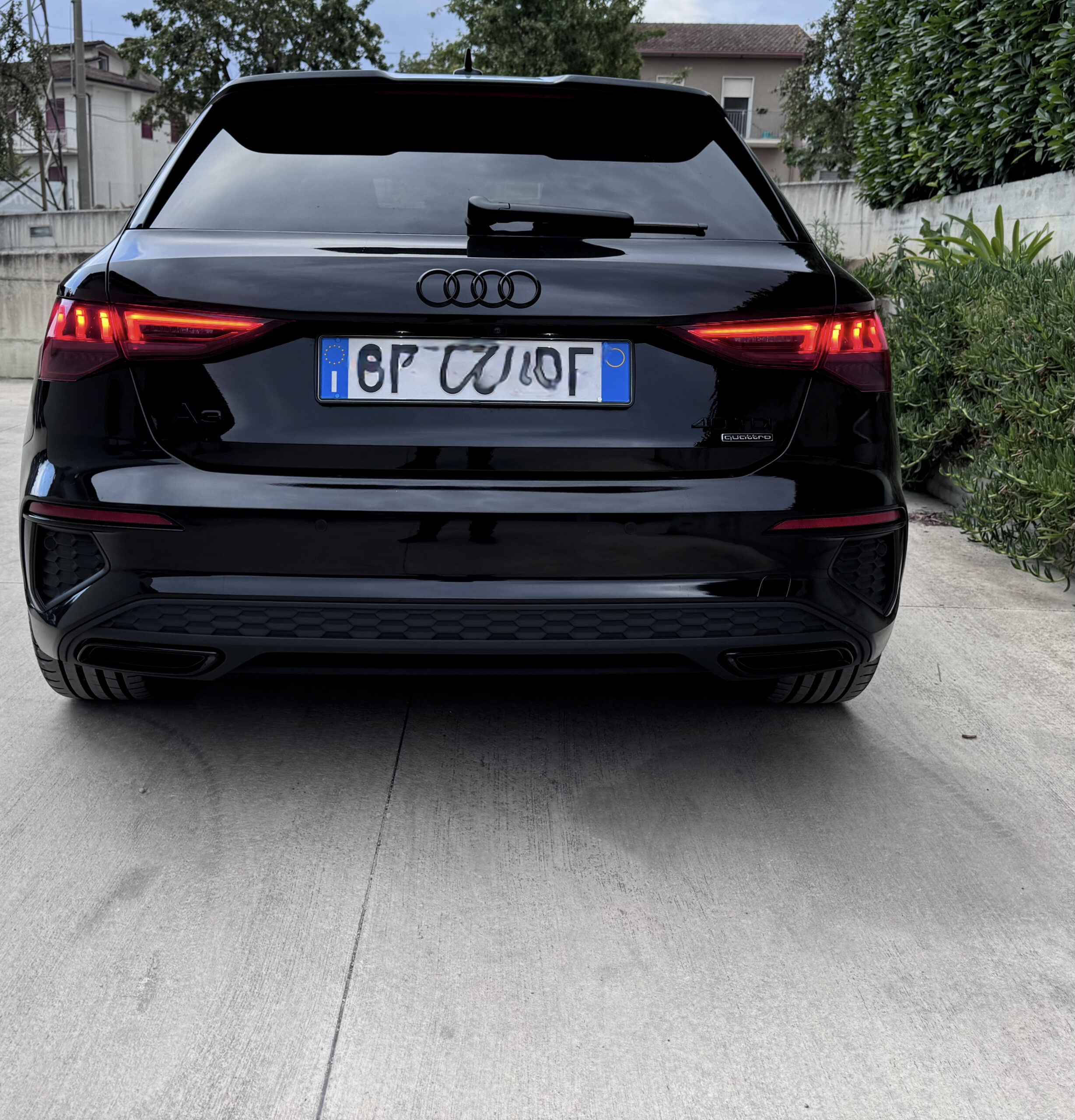 
								Audi A3 Sportback 40 2.0 TDI Quattro con cambio S Tronic da 200 CV completo									