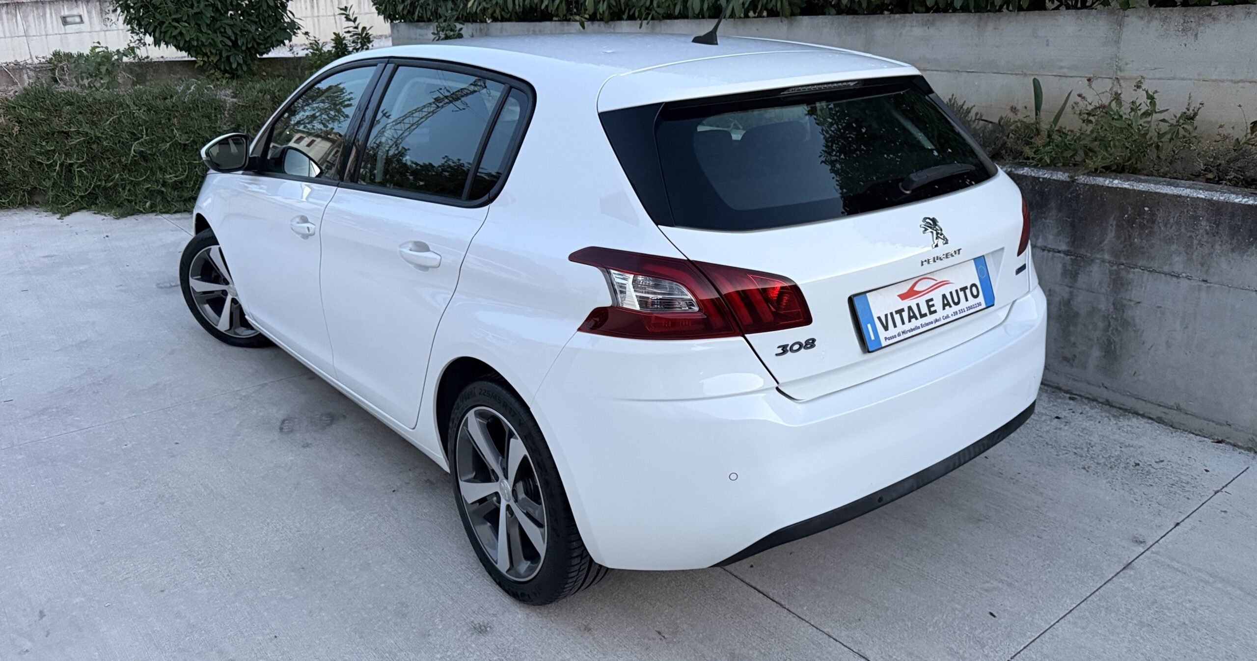 
								Peugeot 308 BlueHdi 120 CV S&S Allure Euro 6. completo									
