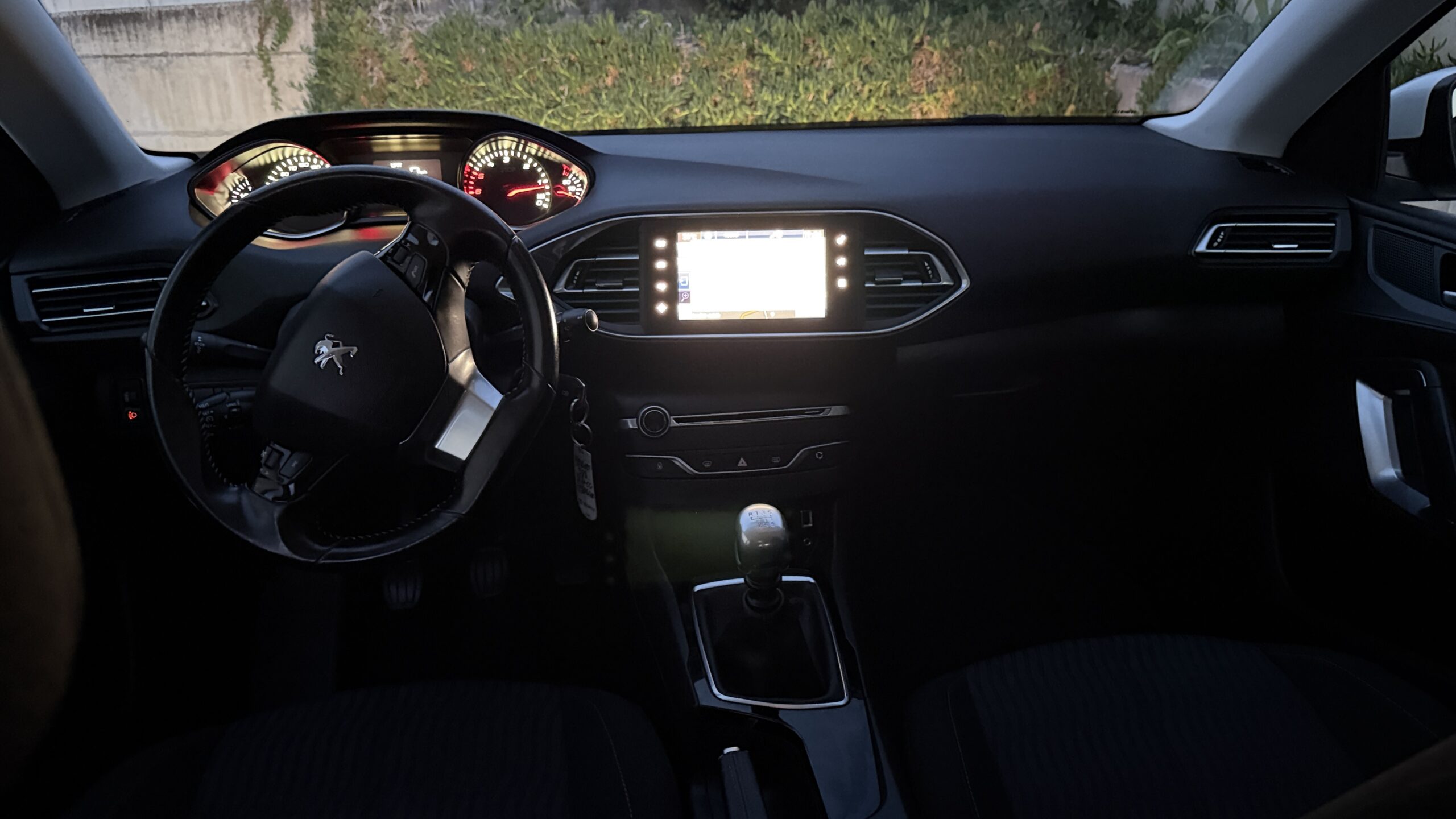 
								Peugeot 308 BlueHdi 120 CV S&S Allure Euro 6. completo									