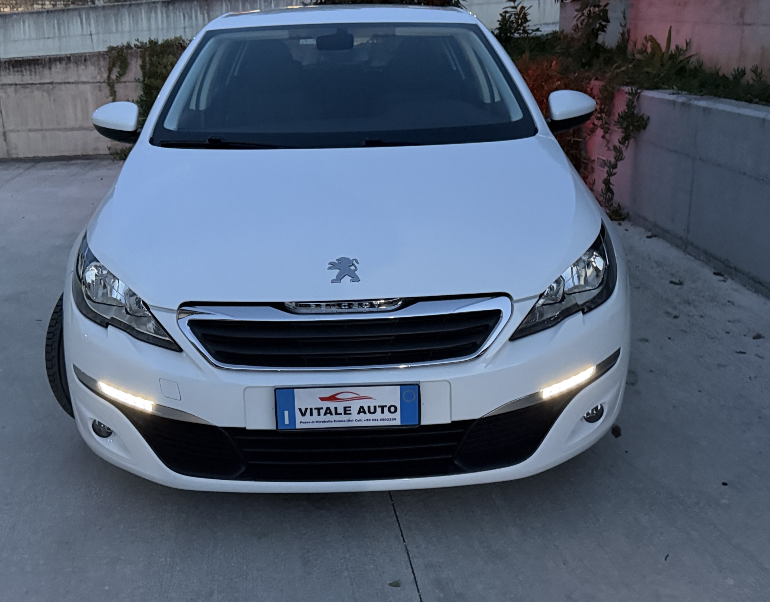 
								Peugeot 308 BlueHdi 120 CV S&S Allure Euro 6. completo									