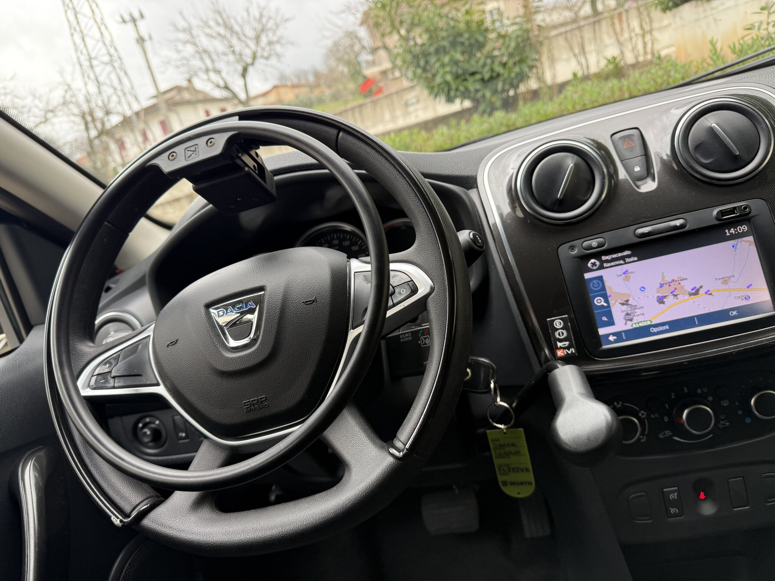 
								Dacia Logan con comandi per disabili MCV 1.5dCi 8V 90CV Laureate (Euro 6B) completo									