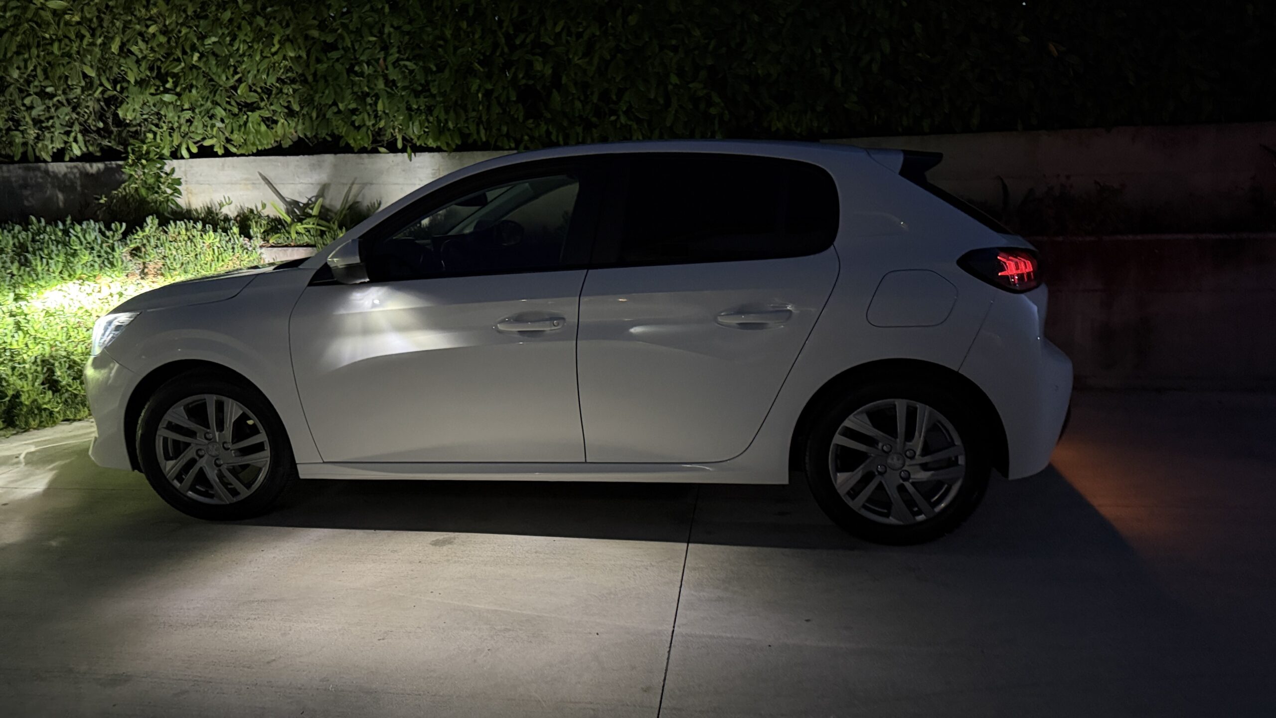 
								Peugeot 208 1.2 Pure Tech Active S&S 75CV Euro 6D completo									