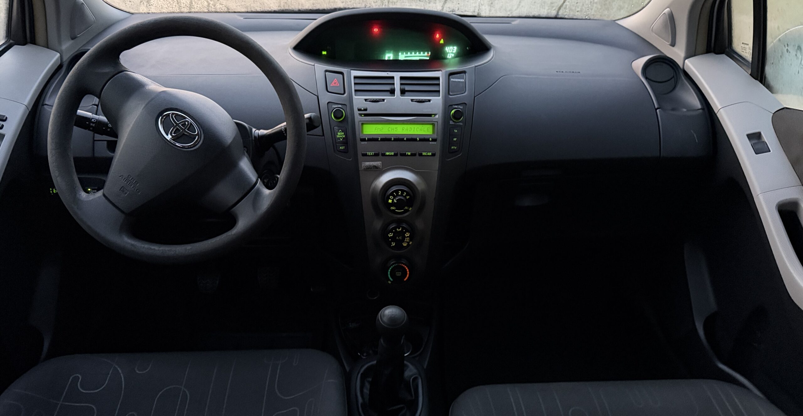 
								Toyota Yaris 1.0 Benzina\GPL Sol adatta neopatentati completo									