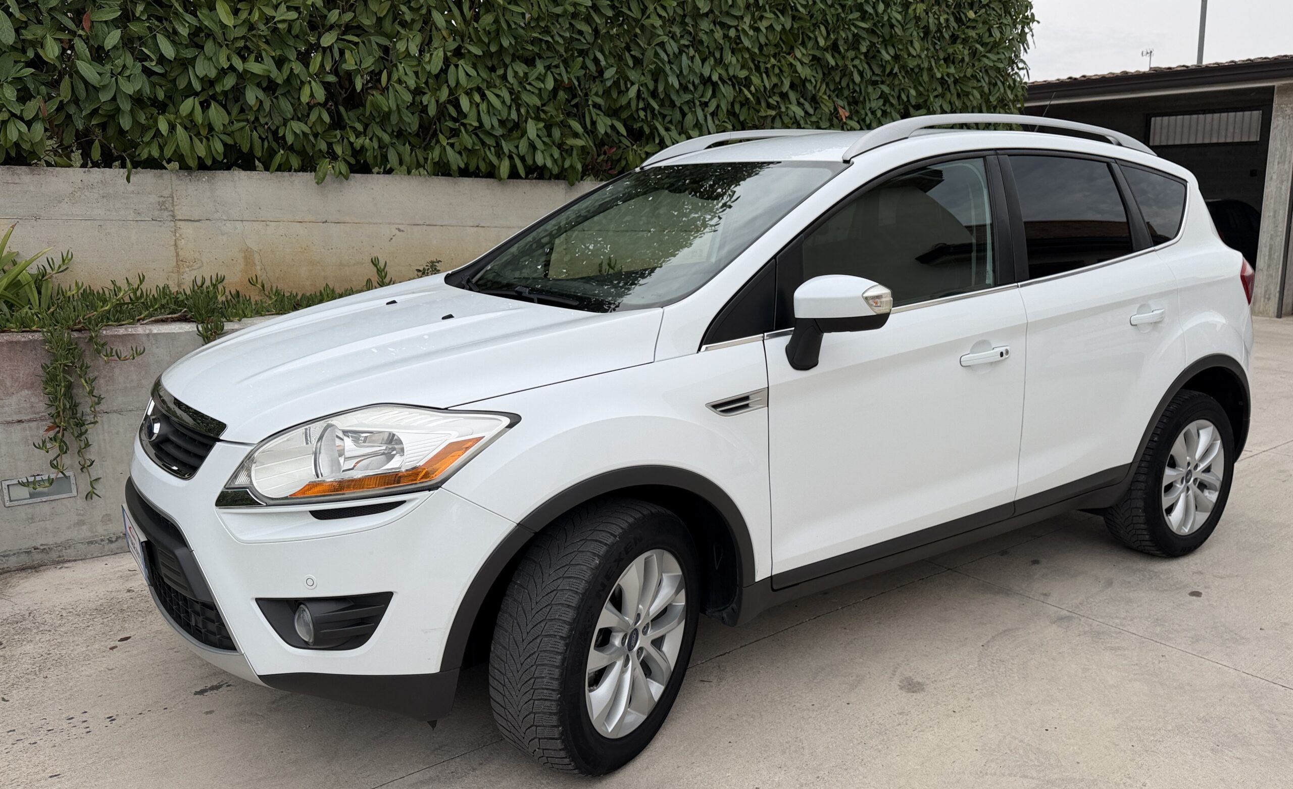 
								Ford Kuga 2.0 TDCi 140 CV 2WD Titanium completo									