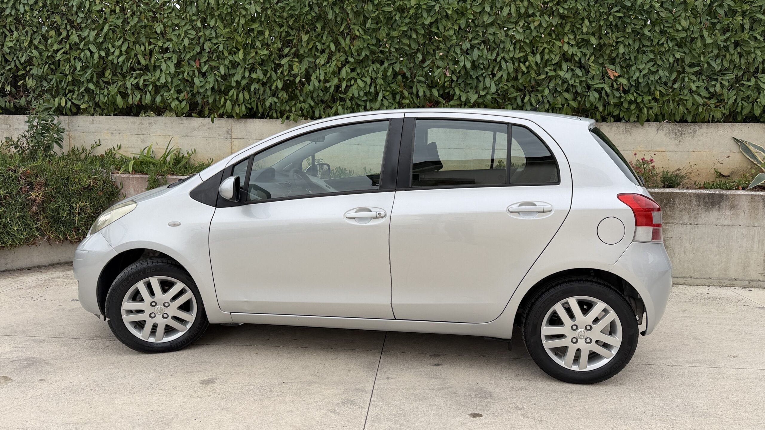 
								Toyota Yaris 1.0 Benzina\GPL Sol adatta neopatentati completo									