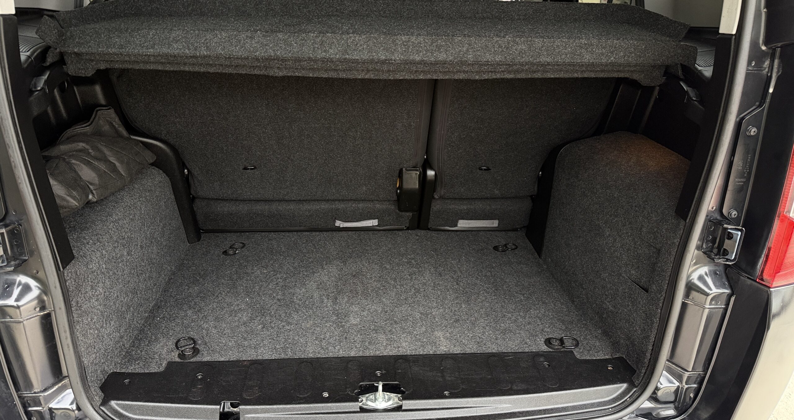 
								Fiat Qubo 1.3 MJT 80CV Lounge (E6),5 posti autovettura completo									