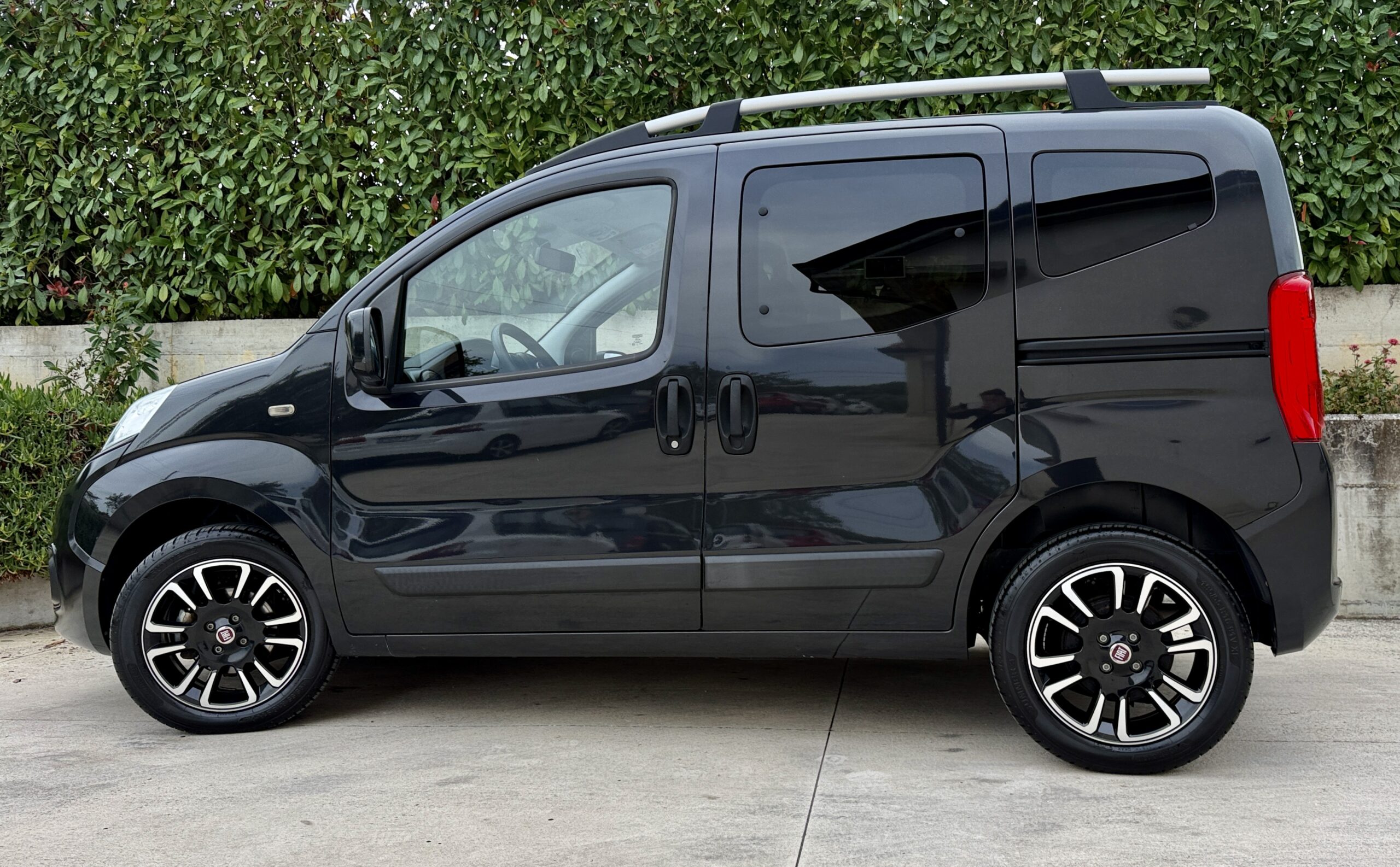 
								Fiat Qubo 1.3 MJT 80CV Lounge (E6),5 posti autovettura completo									