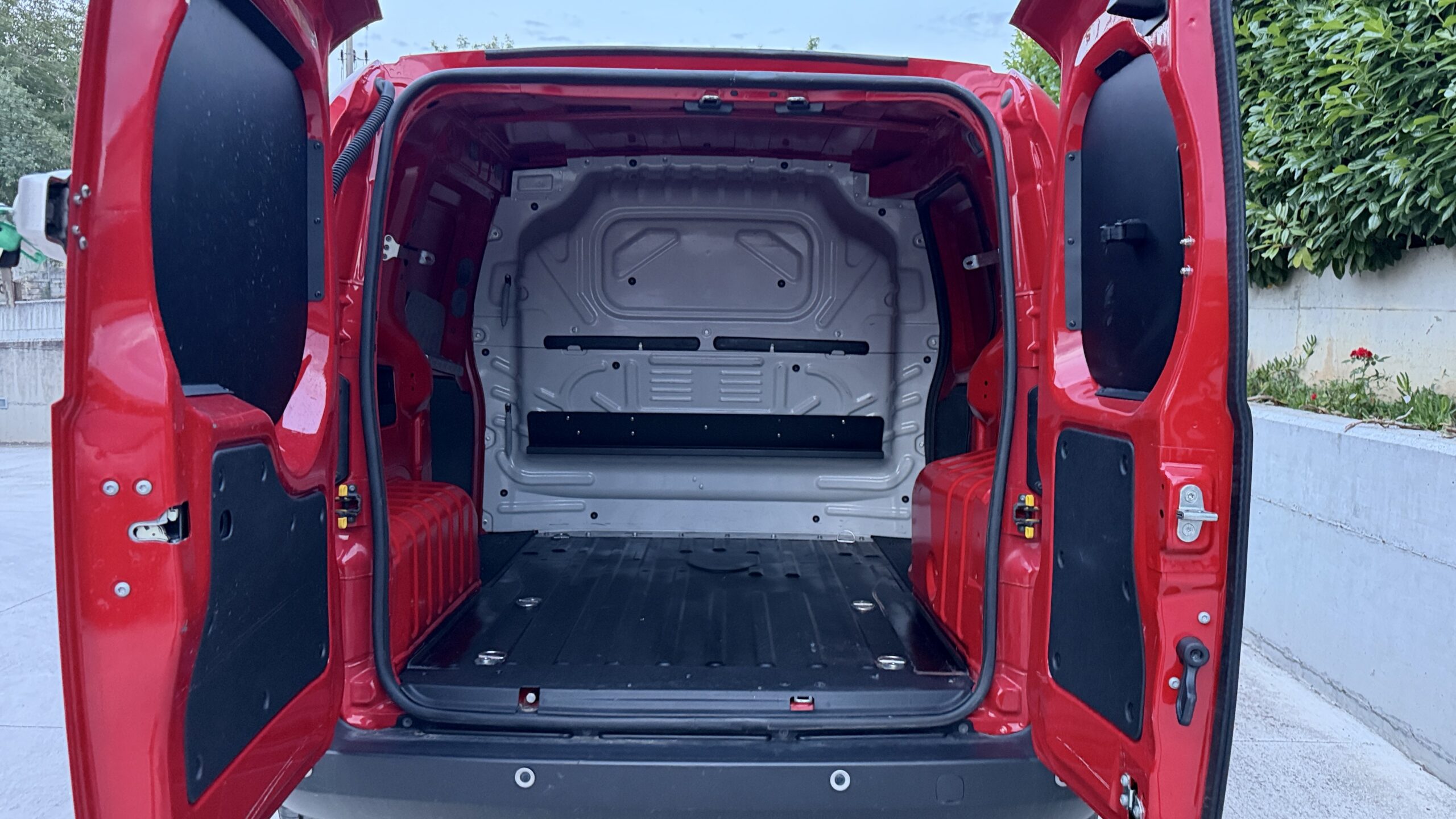 
								 FIAT FIORINO ADVENTURE 1.3 MJT 95 CV EURO6 completo									